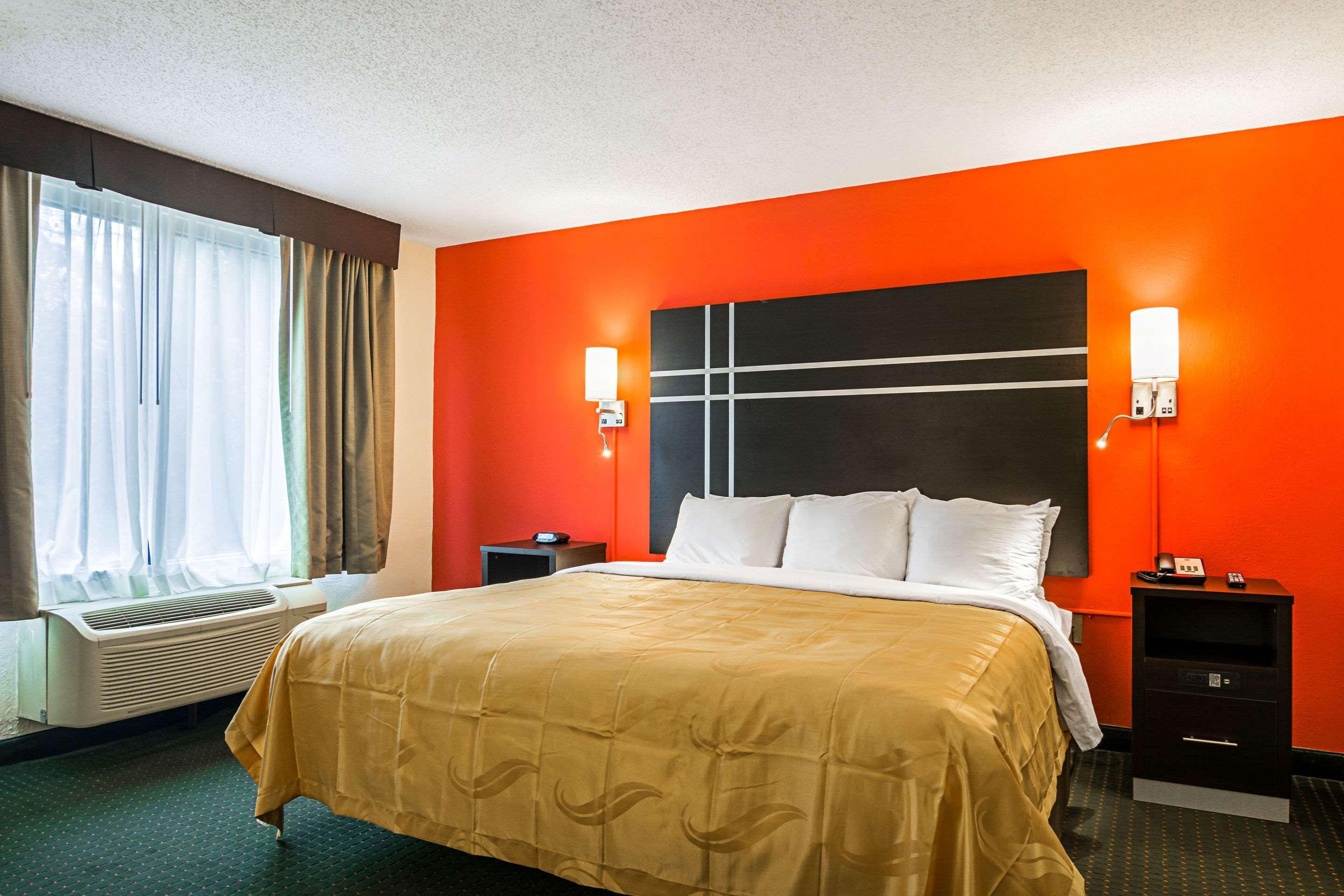 Quality Suites Atlanta Airport East Forest Park Exterior photo