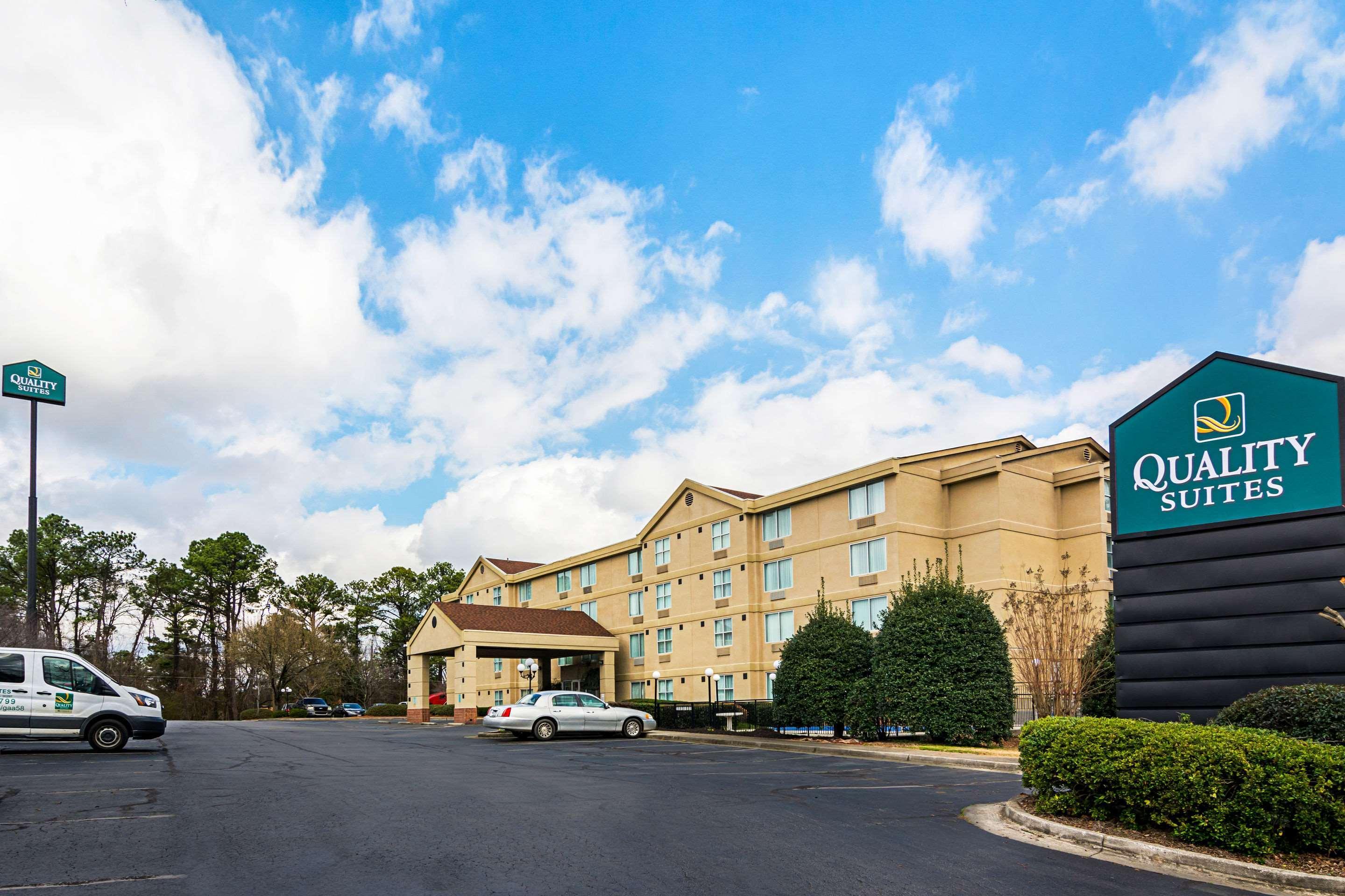 Quality Suites Atlanta Airport East Forest Park Exterior photo