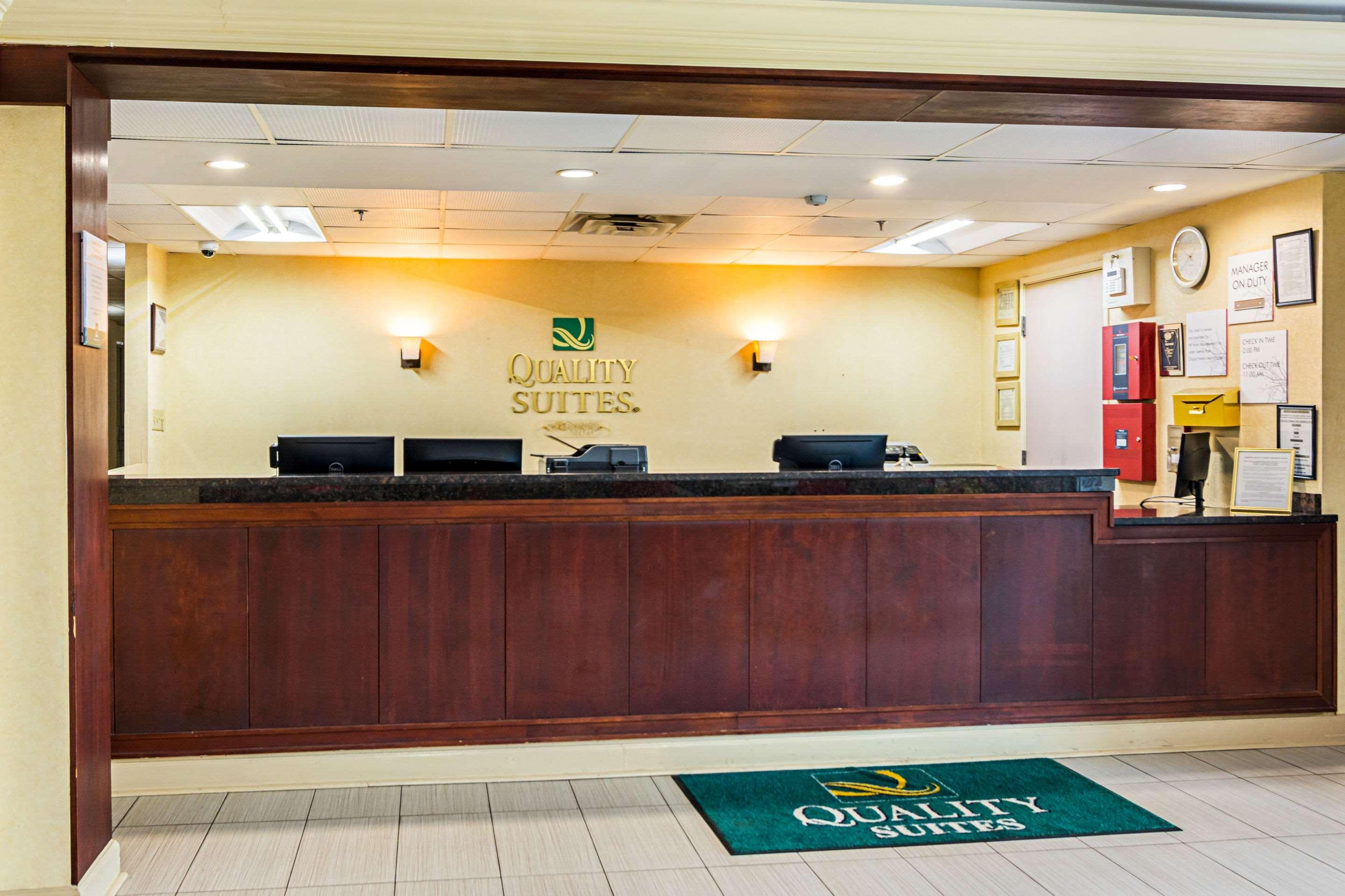 Quality Suites Atlanta Airport East Forest Park Exterior photo