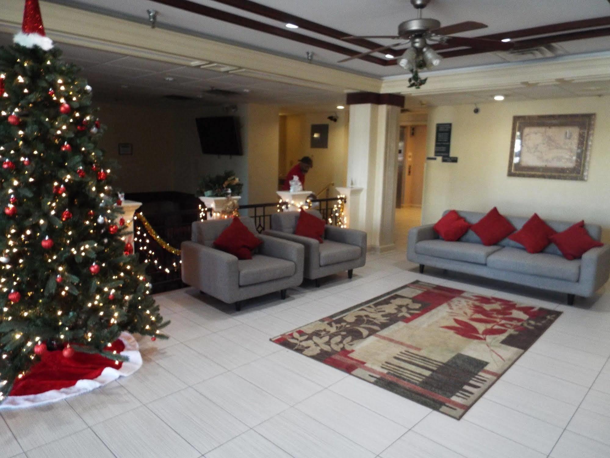 Quality Suites Atlanta Airport East Forest Park Exterior photo