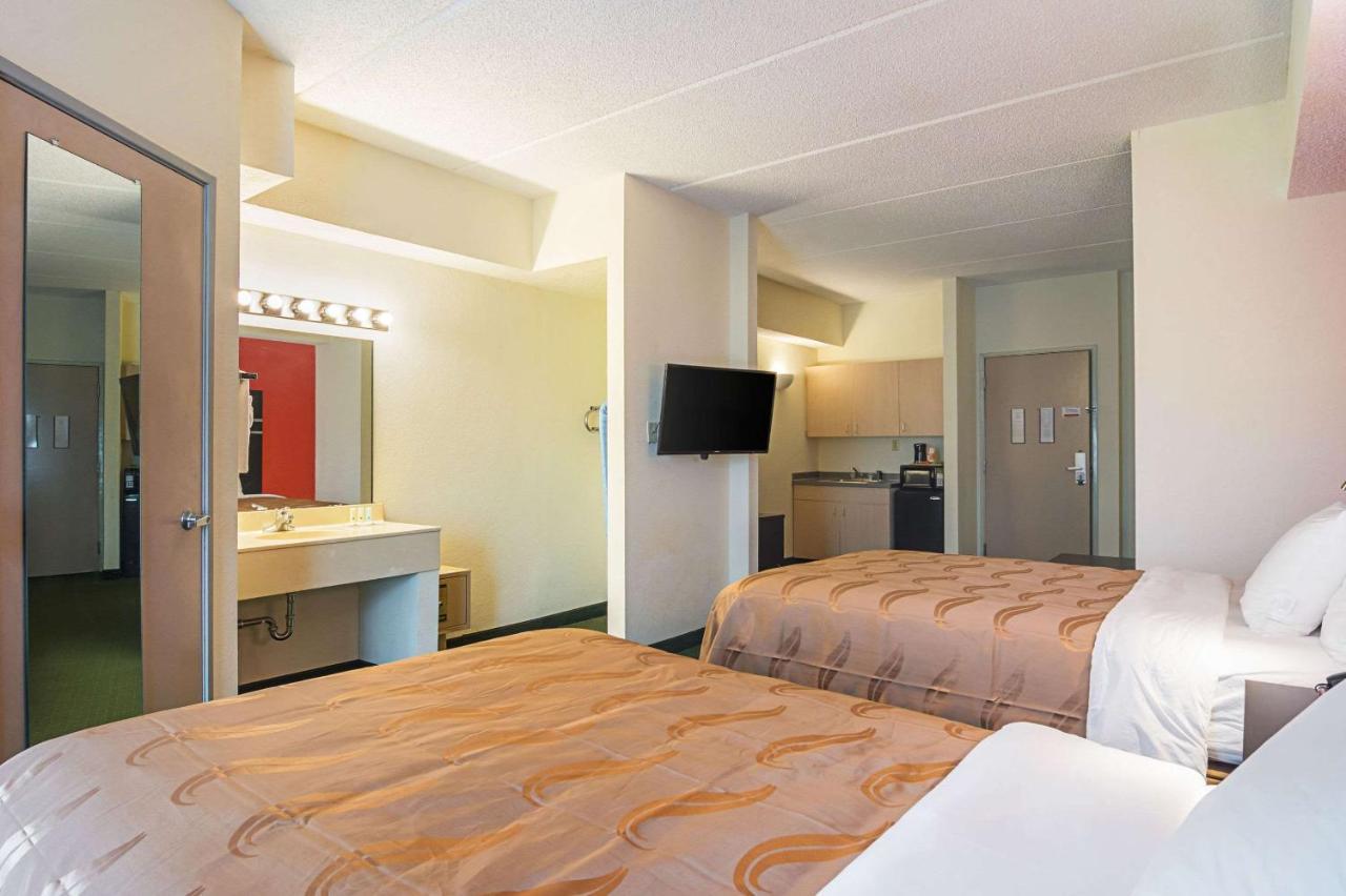 Quality Suites Atlanta Airport East Forest Park Exterior photo